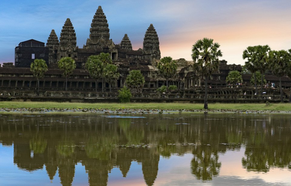 Temple Discovery and Luxury Mekong Cruise