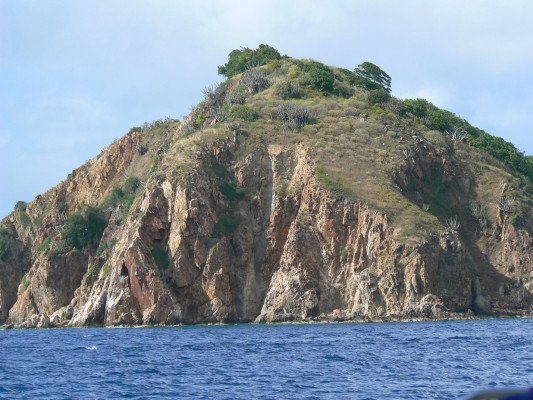 Reverie under sail in the heart of the Lesser Antilles