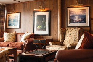 The Tiree Lounge & Bar on Hebridean Princess