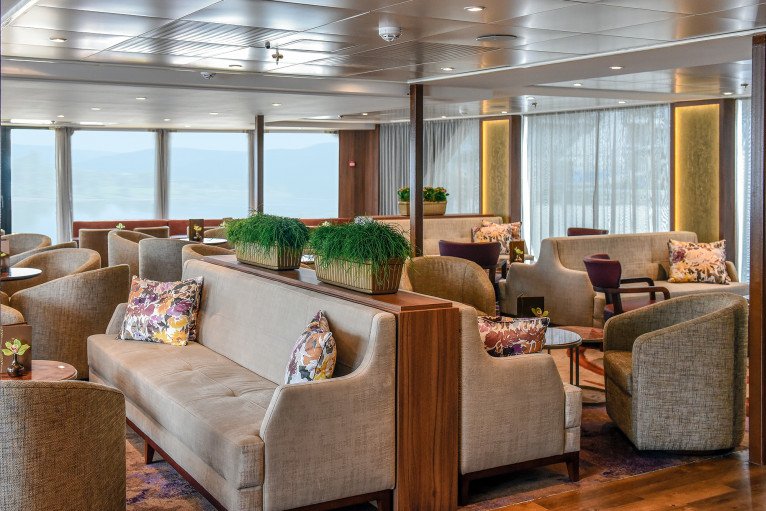 Main Lounge on AmaDouro