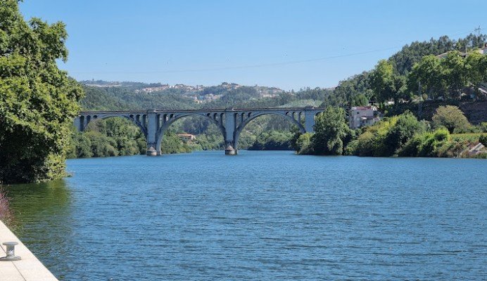 Beautiful Bordeaux & Unforgettable Douro