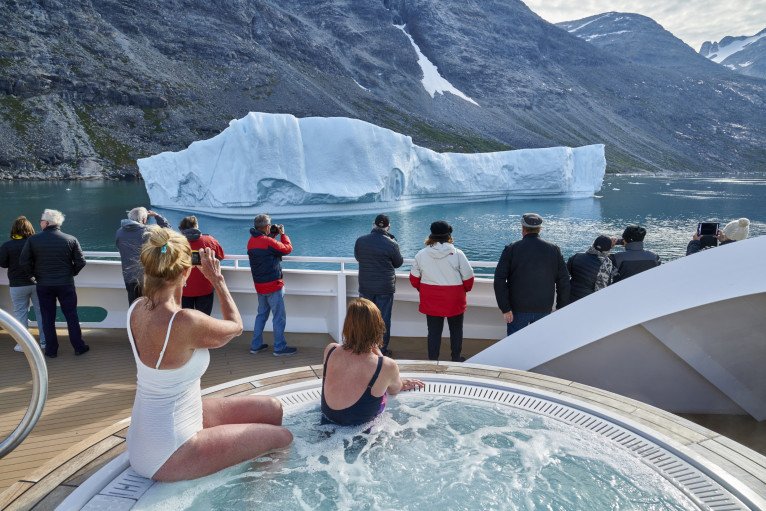 Bow Whirlpool