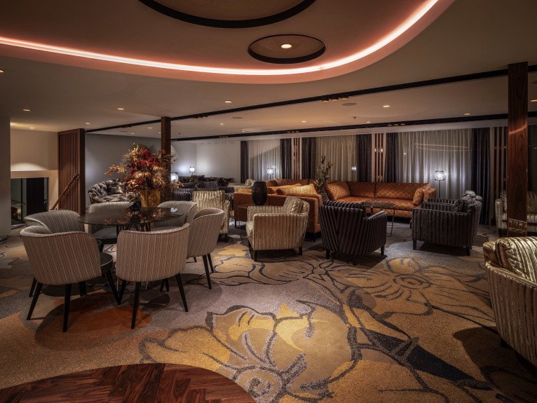 Upper Lounge on AmaMagna