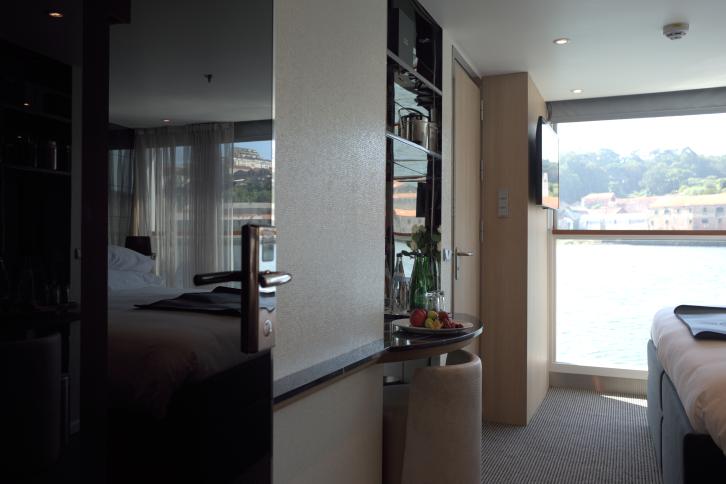 Oceania Suite