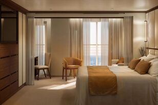 Aquamarine Deluxe Suite